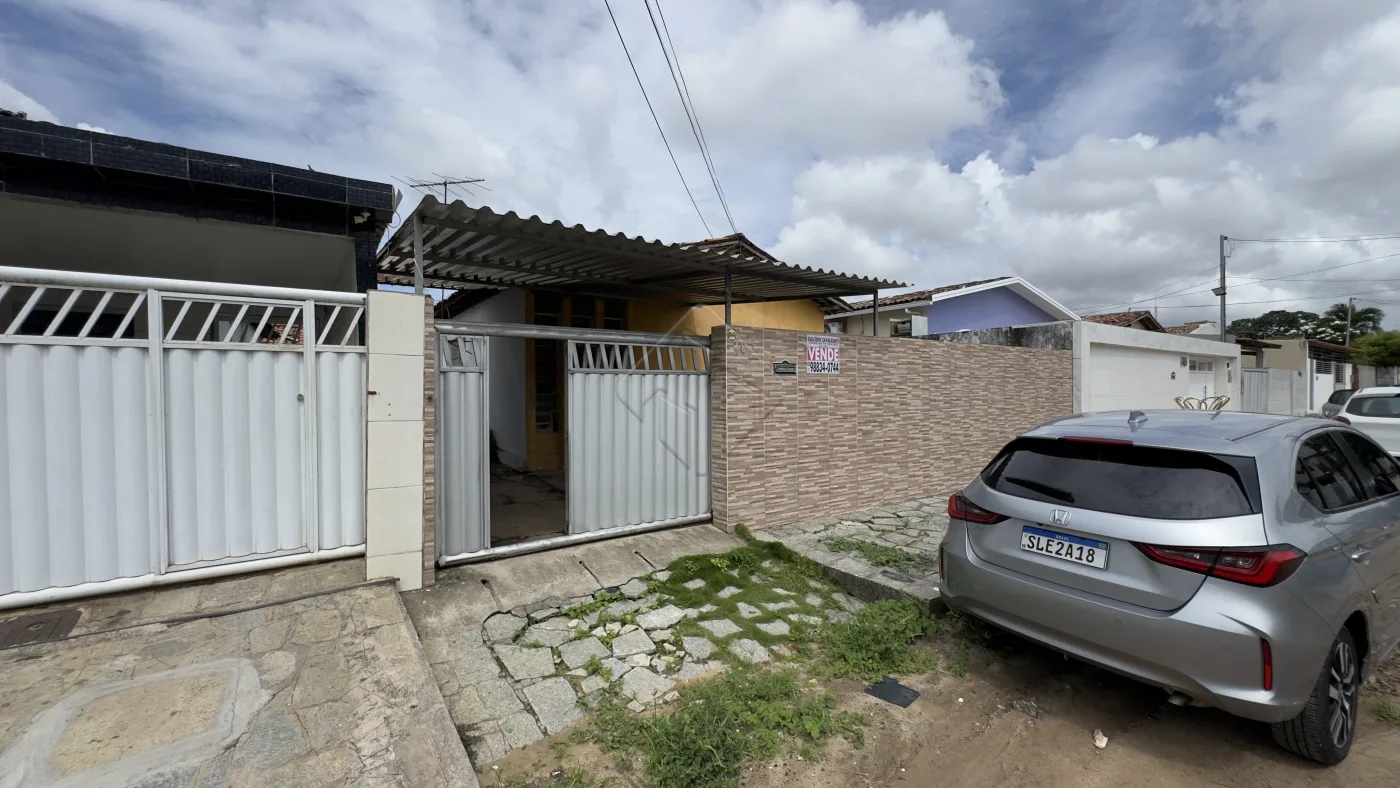 Comprar Casa / Padr&atilde;o em Jo&atilde;o Pessoa R$ 165.000,00 - Foto 1