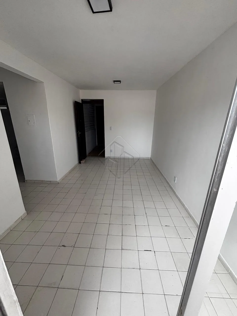 Comprar Apartamento / Padr&atilde;o em Jo&atilde;o Pessoa R$ 290.000,00 - Foto 4