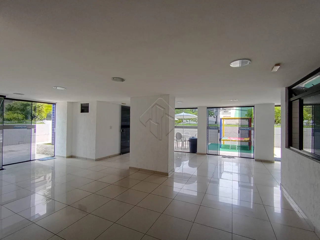 Comprar Apartamento / Padr&atilde;o em Jo&atilde;o Pessoa R$ 700.000,00 - Foto 18