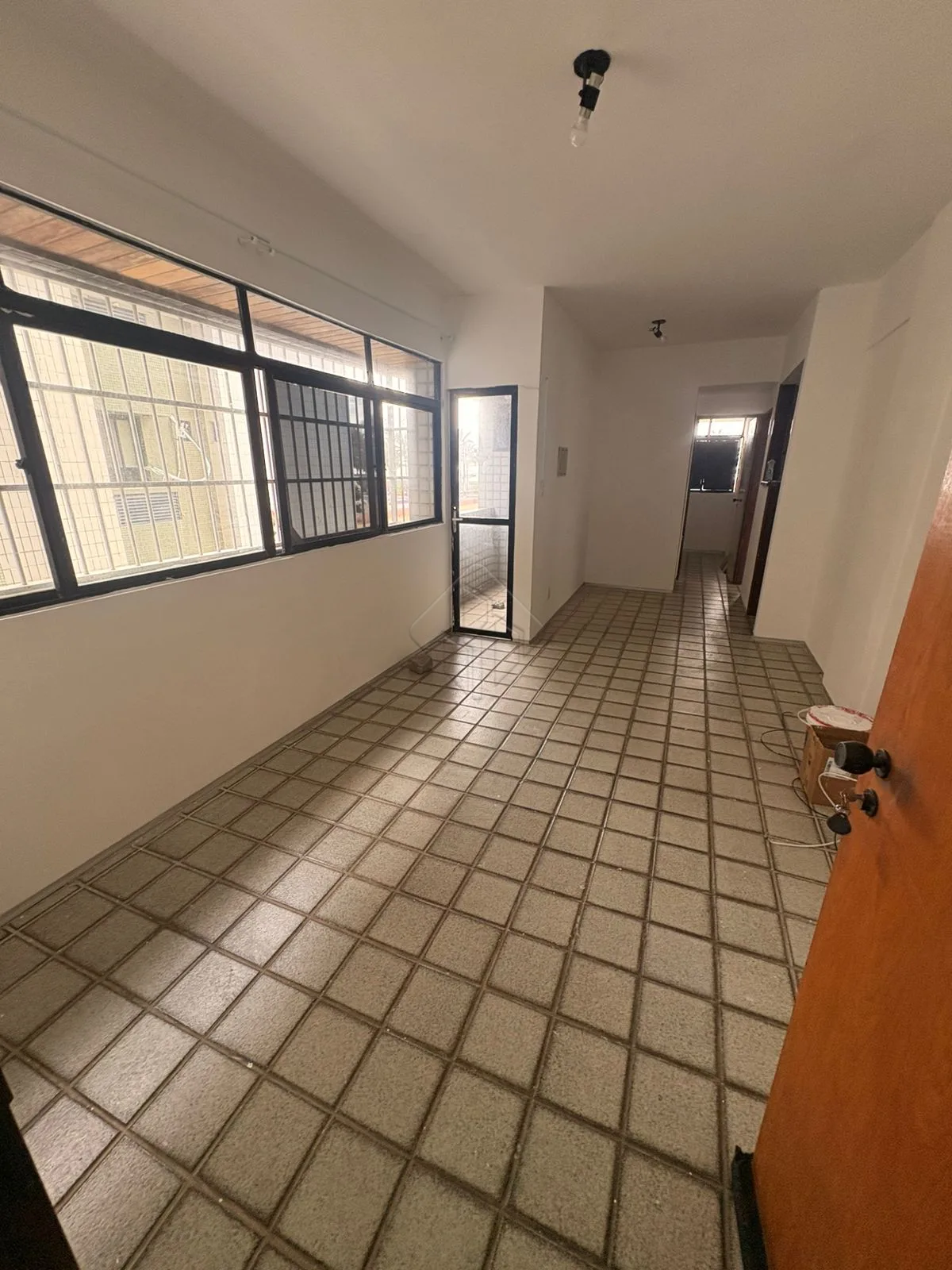 Comprar Apartamento / Padr&atilde;o em Cabedelo R$ 470.000,00 - Foto 2