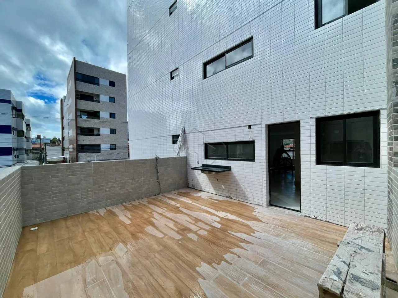 Comprar Apartamento / Padr&atilde;o em Jo&atilde;o Pessoa R$ 680.000,00 - Foto 5