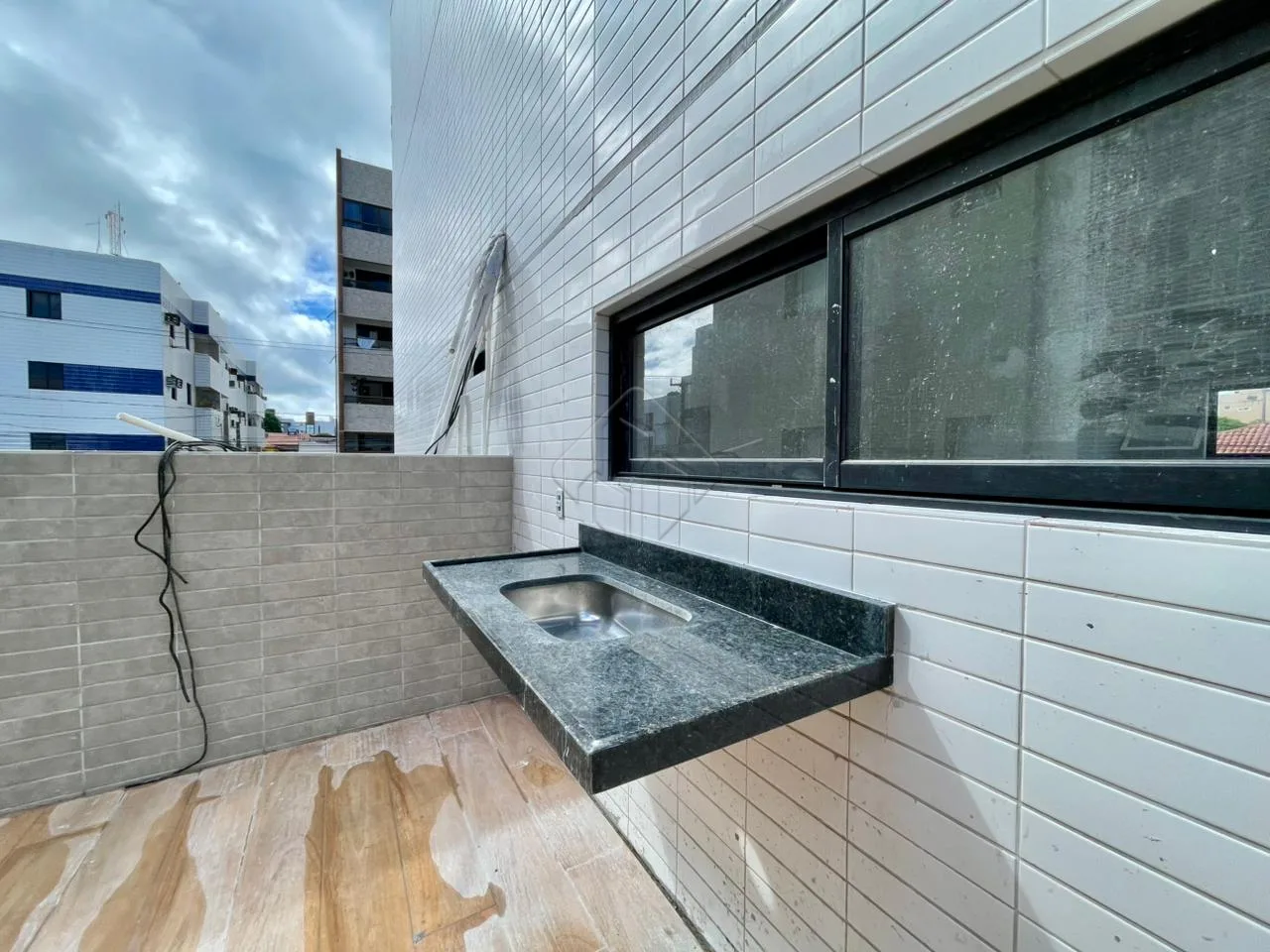 Comprar Apartamento / Padr&atilde;o em Jo&atilde;o Pessoa R$ 680.000,00 - Foto 4