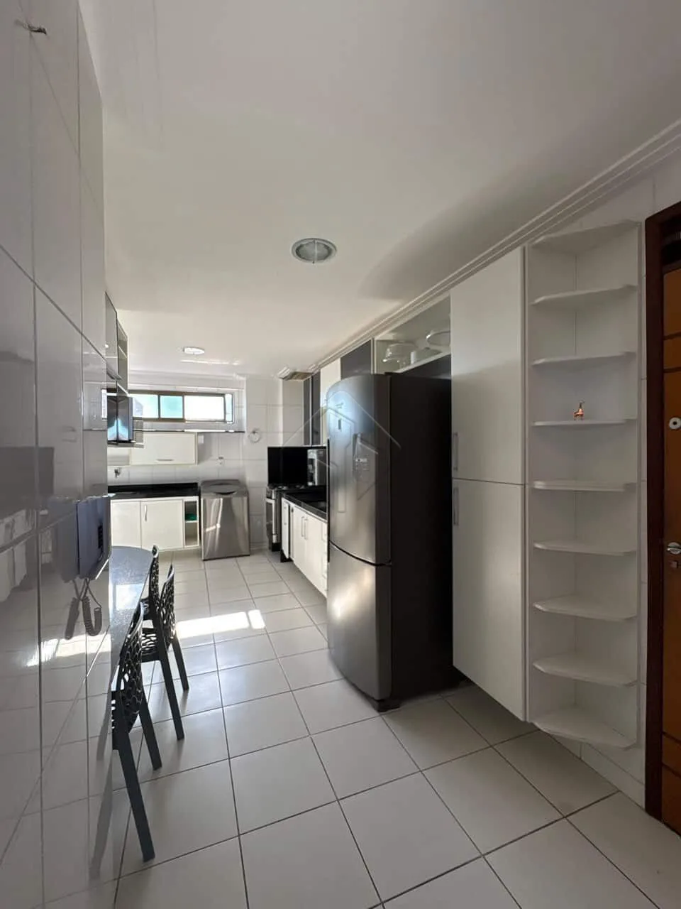 Comprar Apartamento / Padr&atilde;o em Jo&atilde;o Pessoa R$ 740.000,00 - Foto 4
