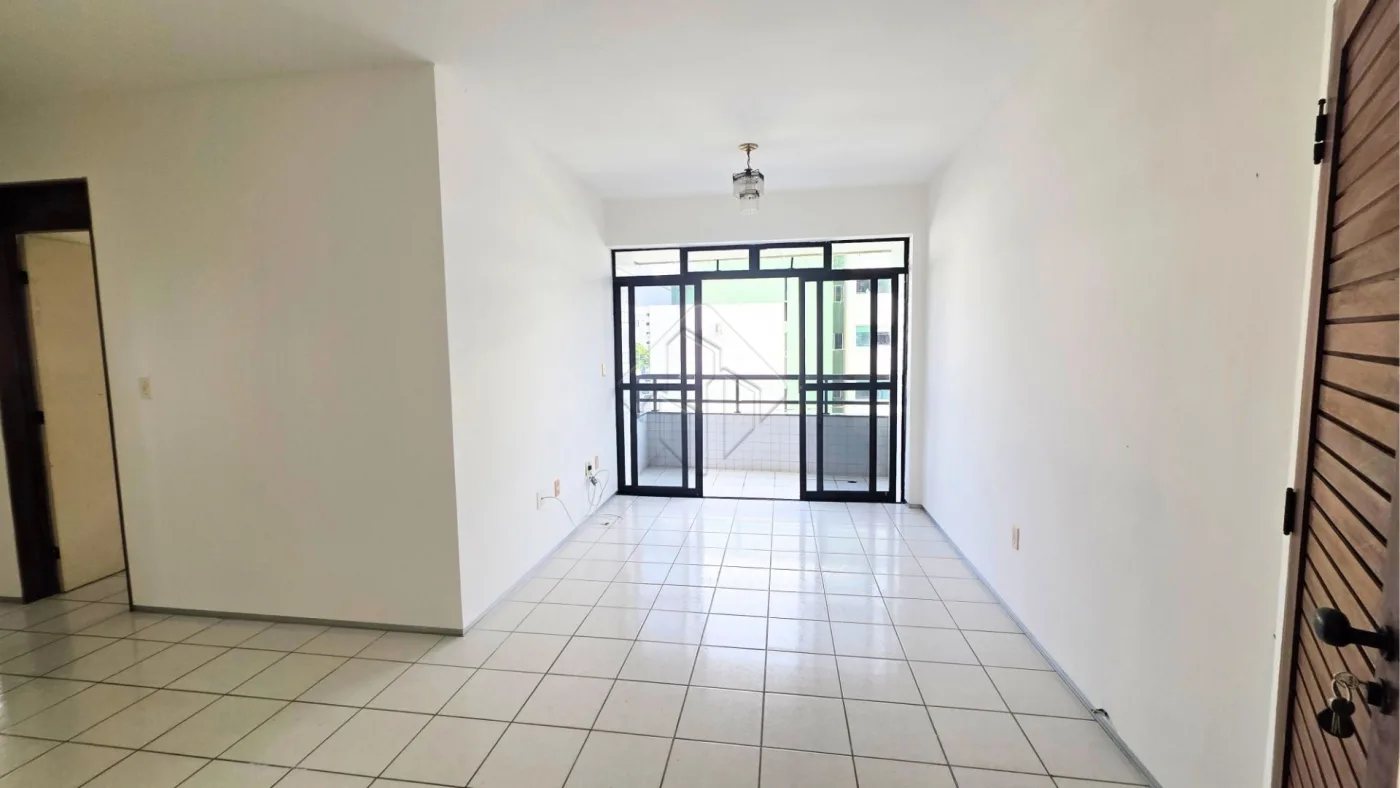 Comprar Apartamento / Padr&atilde;o em Jo&atilde;o Pessoa R$ 490.000,00 - Foto 2
