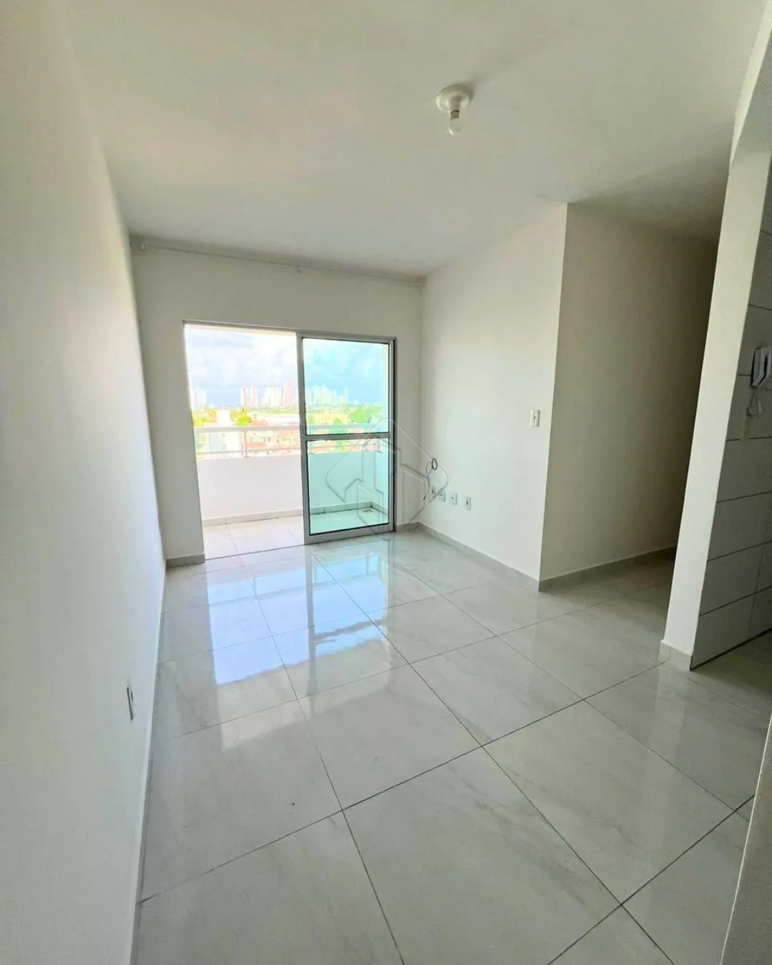 Comprar Apartamento / Padr&atilde;o em Jo&atilde;o Pessoa R$ 340.000,00 - Foto 2