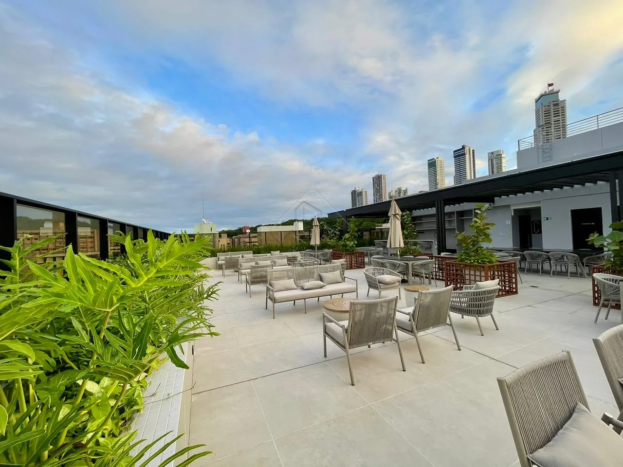 Comprar Apartamento / Flat em Jo&atilde;o Pessoa R$ 440.000,00 - Foto 14