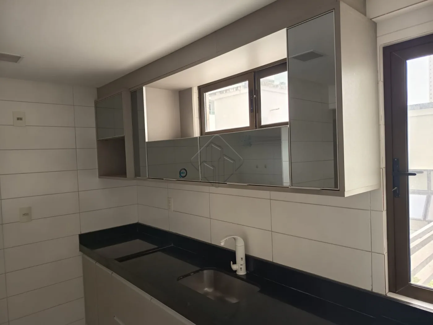Comprar Apartamento / Padr&atilde;o em Jo&atilde;o Pessoa R$ 700.000,00 - Foto 16