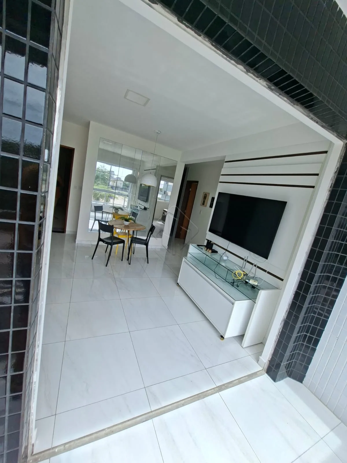 Comprar Apartamento / Padr&atilde;o em Jo&atilde;o Pessoa R$ 379.000,00 - Foto 2