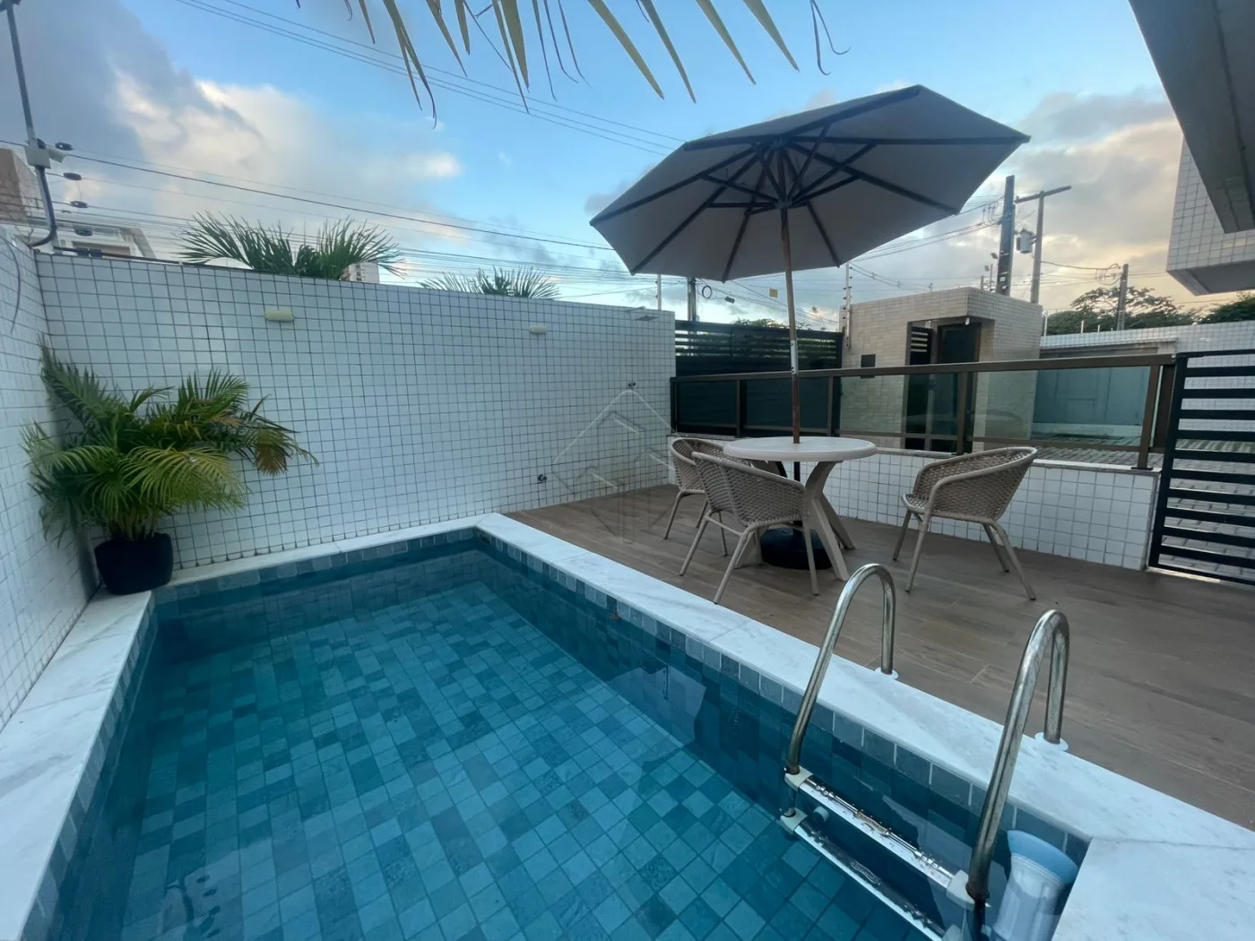 Comprar Apartamento / Padr&atilde;o em Cabedelo R$ 570.000,00 - Foto 2
