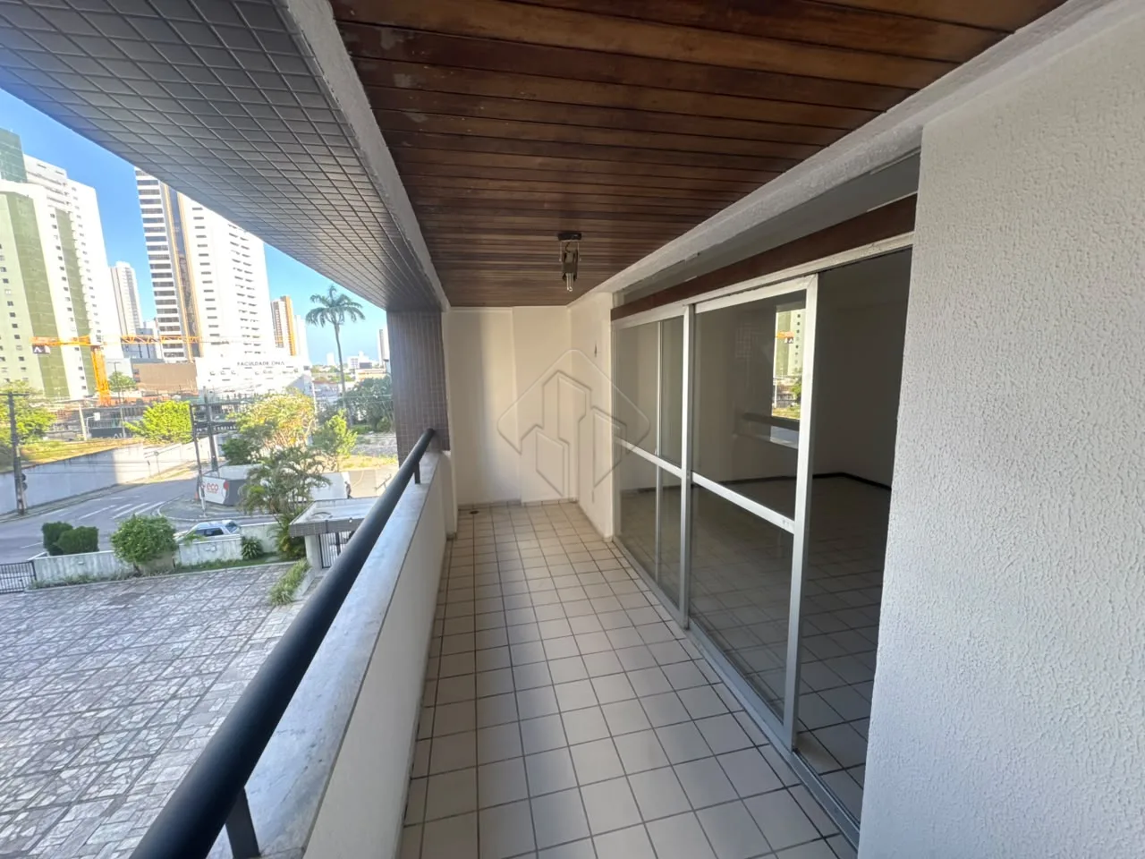 Comprar Apartamento / Padr&atilde;o em Jo&atilde;o Pessoa R$ 550.000,00 - Foto 3