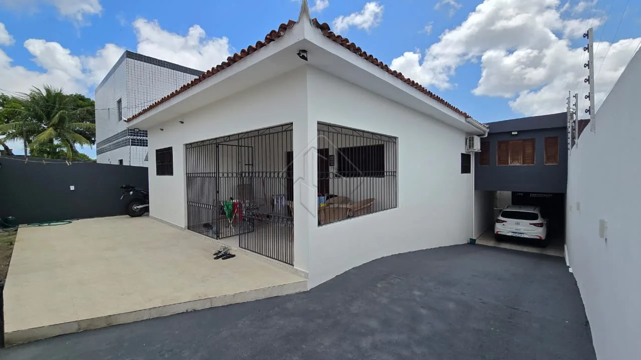 Comprar Casa / Padr&atilde;o em Jo&atilde;o Pessoa R$ 649.000,00 - Foto 1