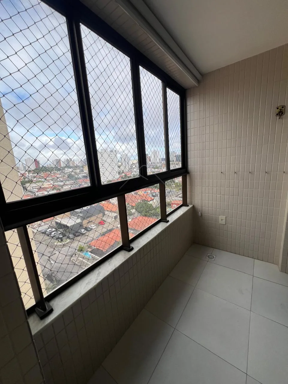 Comprar Apartamento / Padr&atilde;o em Jo&atilde;o Pessoa R$ 435.000,00 - Foto 2