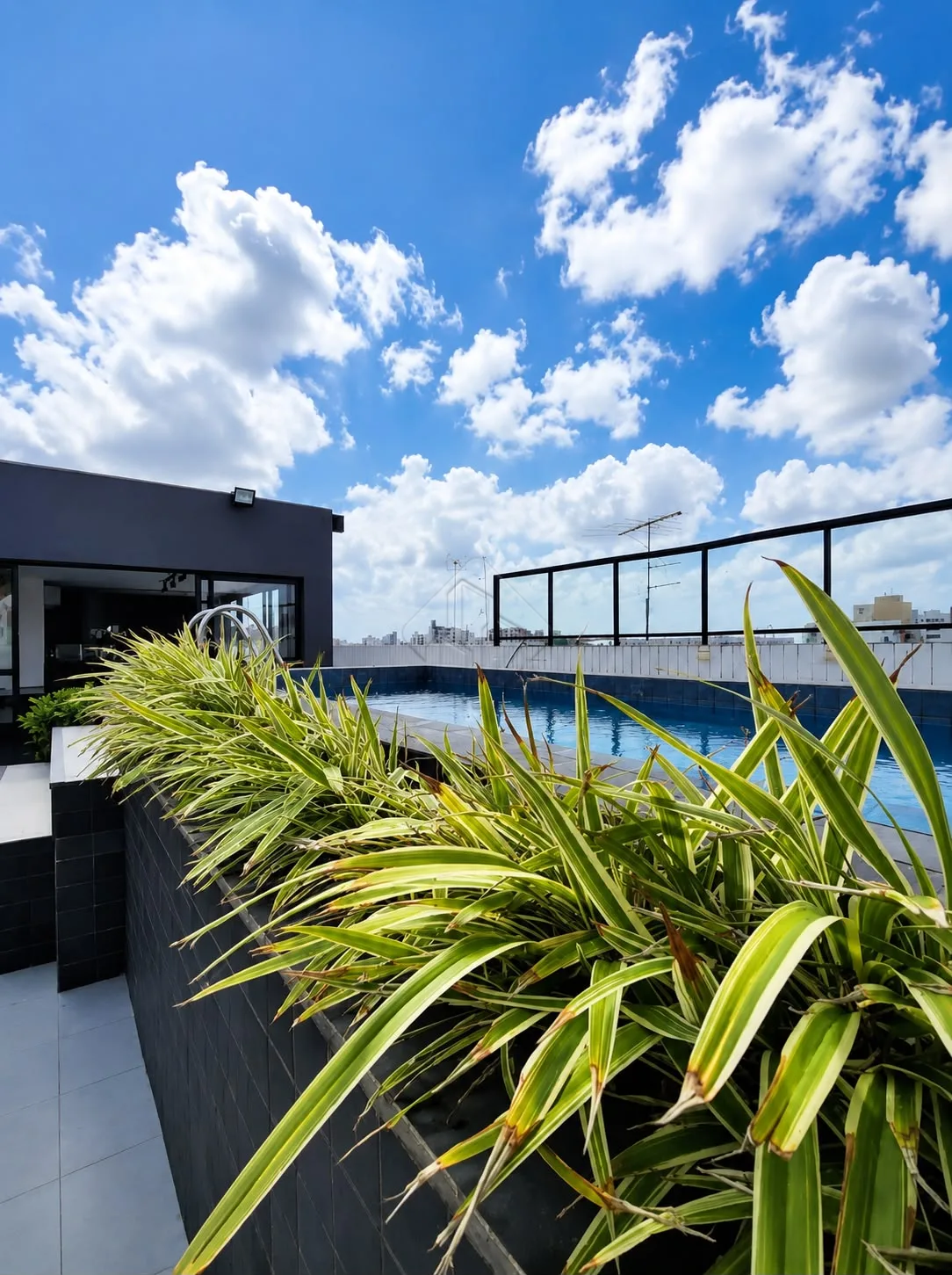 Comprar Apartamento / Padr&atilde;o em Cabedelo R$ 330.000,00 - Foto 6