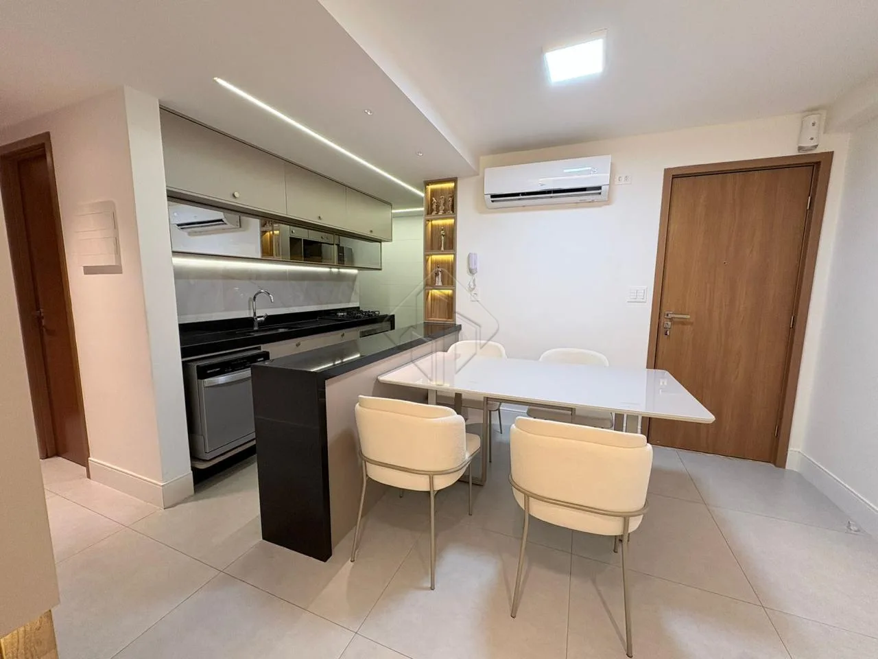 Comprar Apartamento / Padr&atilde;o em Jo&atilde;o Pessoa R$ 980.000,00 - Foto 2