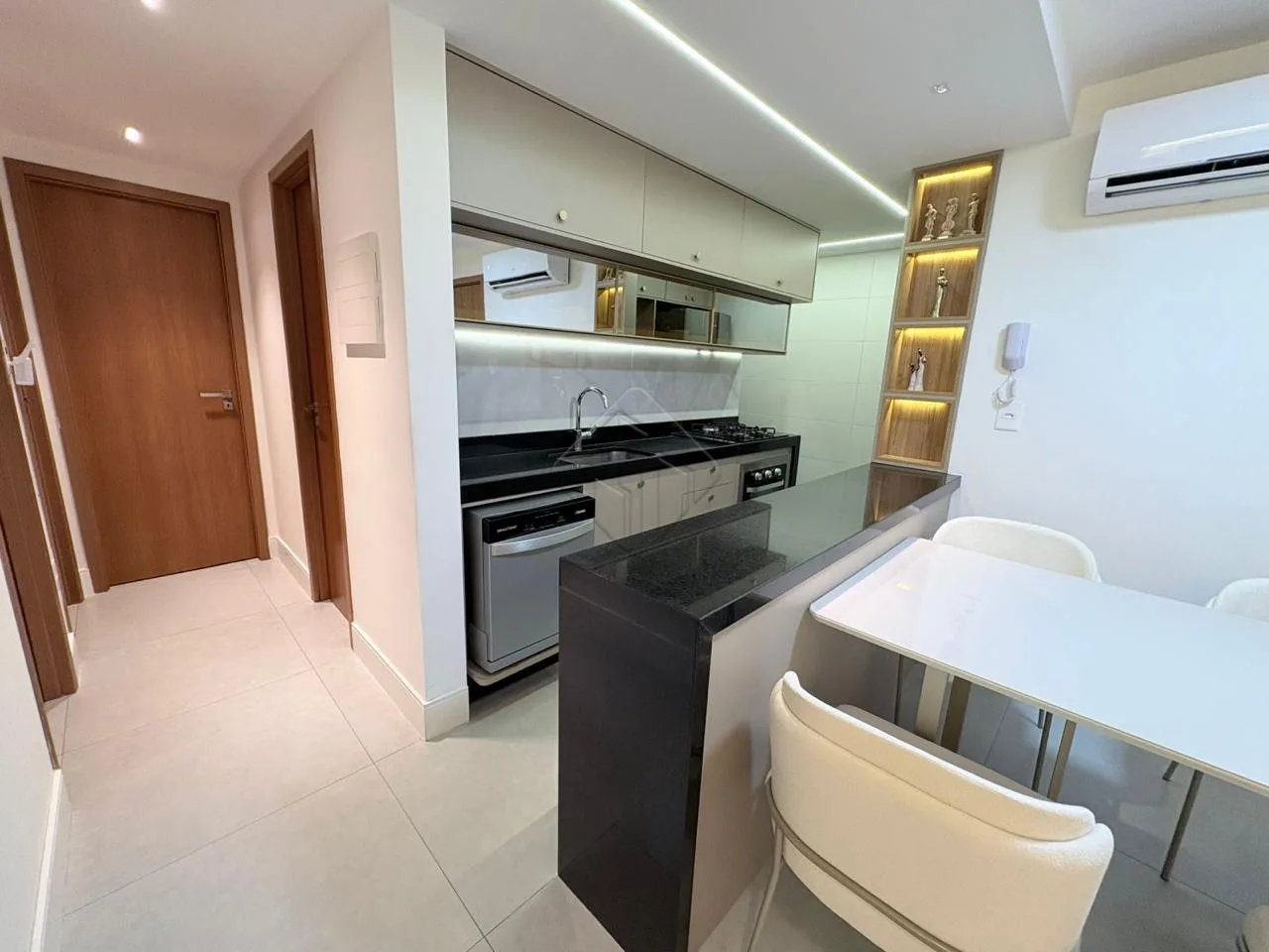Comprar Apartamento / Padr&atilde;o em Jo&atilde;o Pessoa R$ 980.000,00 - Foto 3