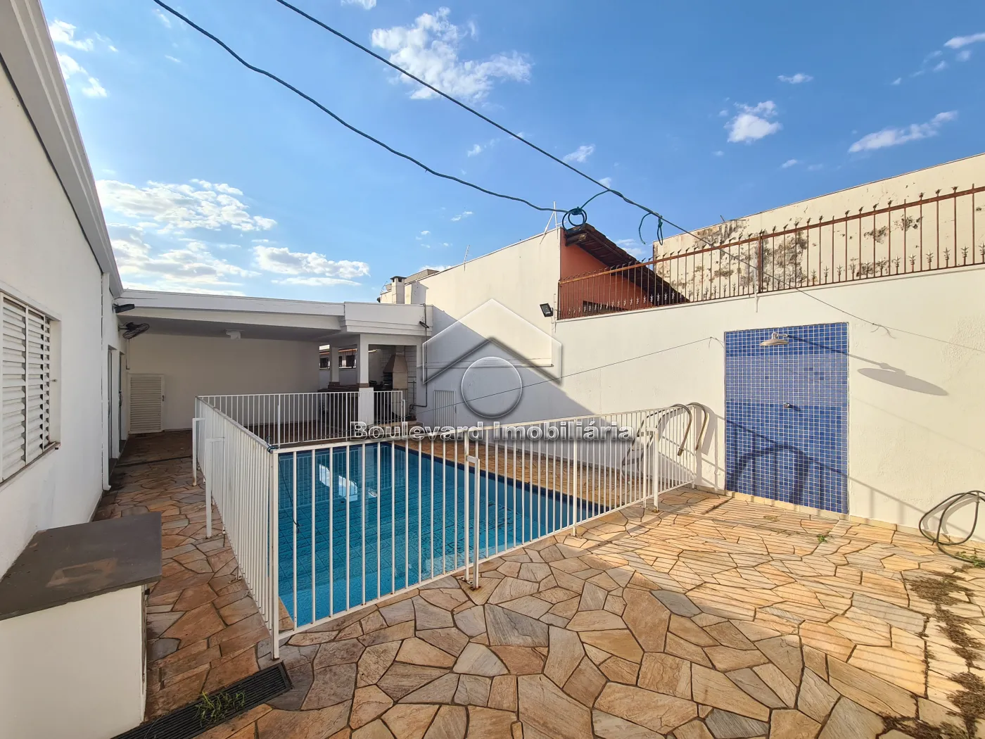 Alugar Casa / Padr&atilde;o em Ribeir&atilde;o Preto R$ 7.000,00 - Foto 1