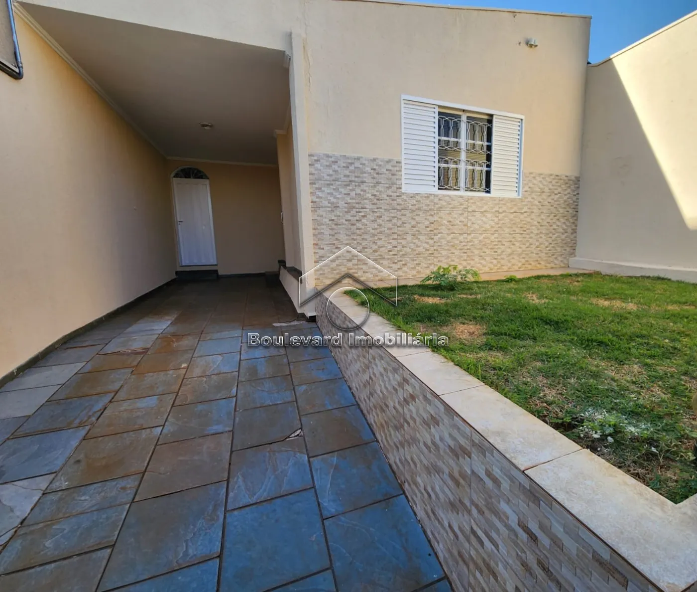 Alugar Casa / Padr&atilde;o em Ribeir&atilde;o Preto R$ 3.200,00 - Foto 1