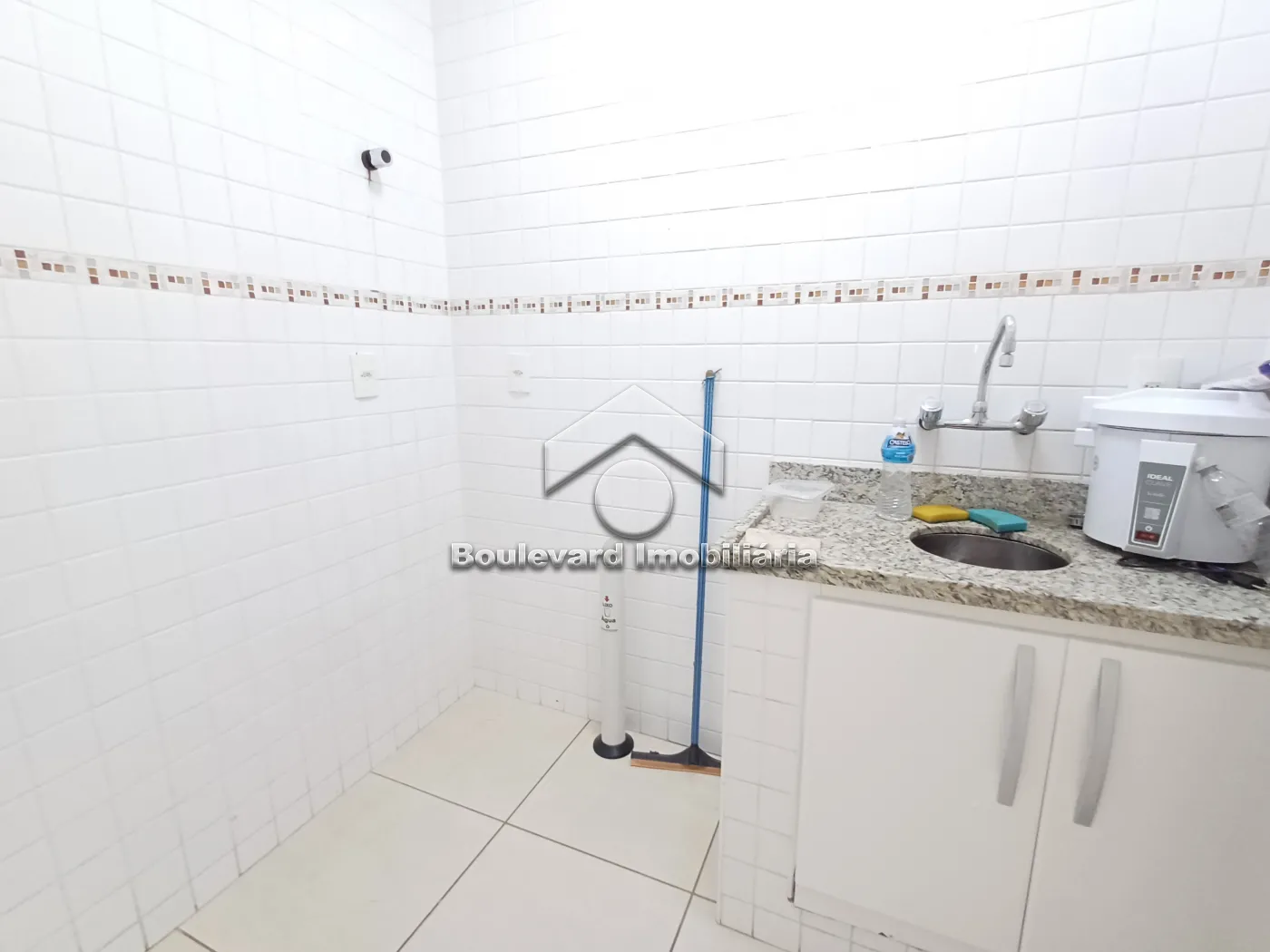 Alugar Comercial / Sala em Ribeir&atilde;o Preto R$ 1.400,00 - Foto 5