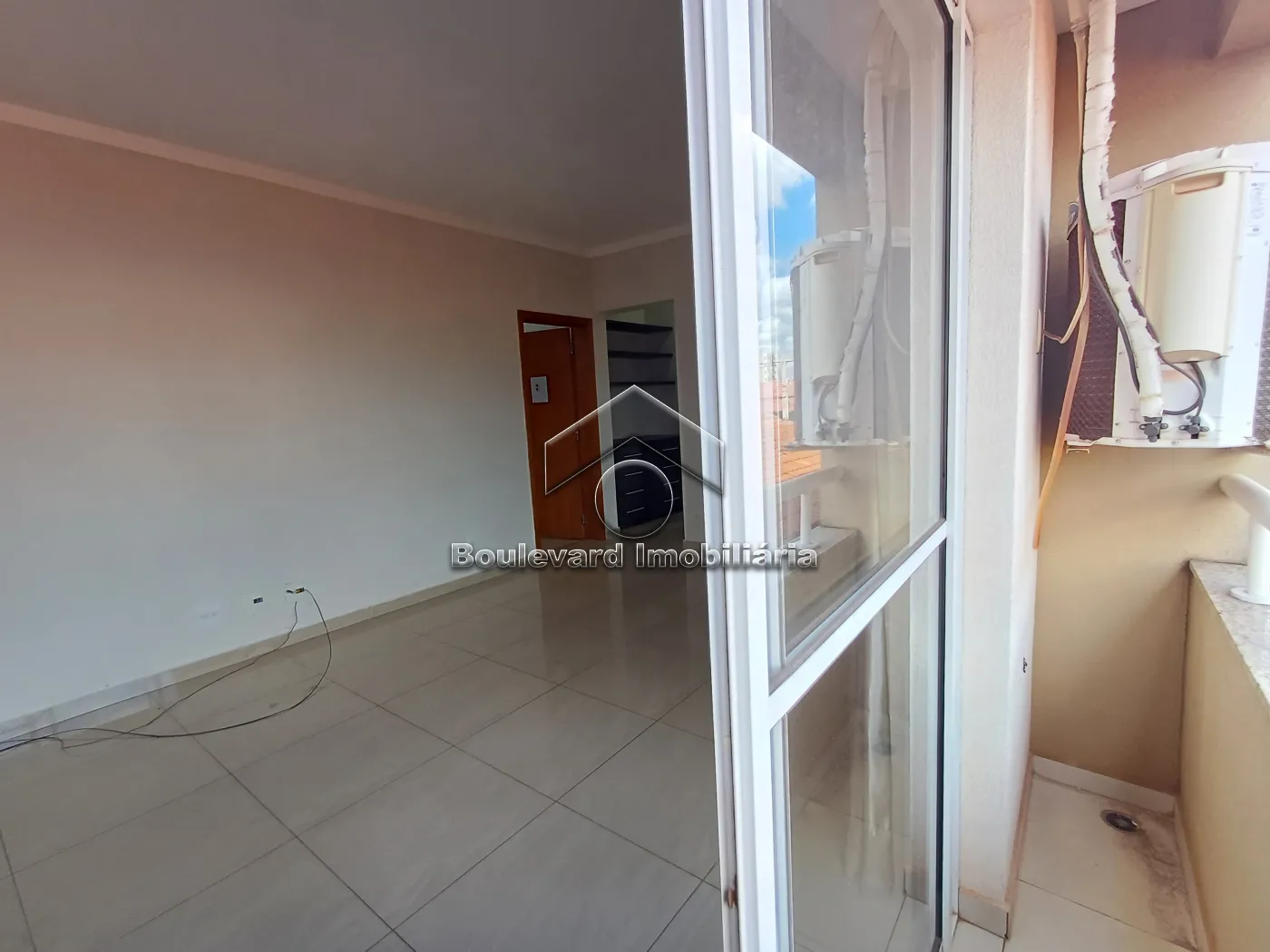 Alugar Apartamento / Padr&atilde;o em Ribeir&atilde;o Preto R$ 2.300,00 - Foto 2