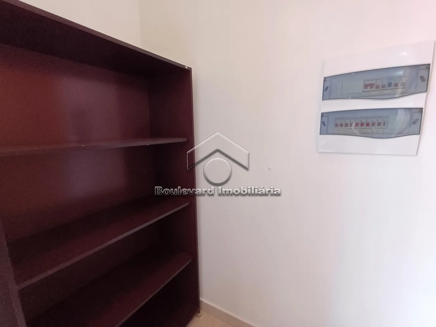 Alugar Apartamento / Padr&atilde;o em Ribeir&atilde;o Preto R$ 2.300,00 - Foto 4