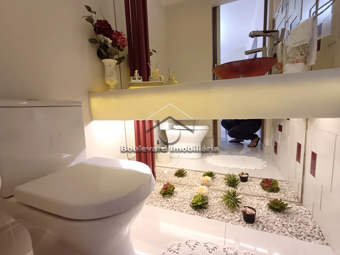 Alugar Apartamento / Padr&atilde;o em Ribeir&atilde;o Preto R$ 3.200,00 - Foto 15