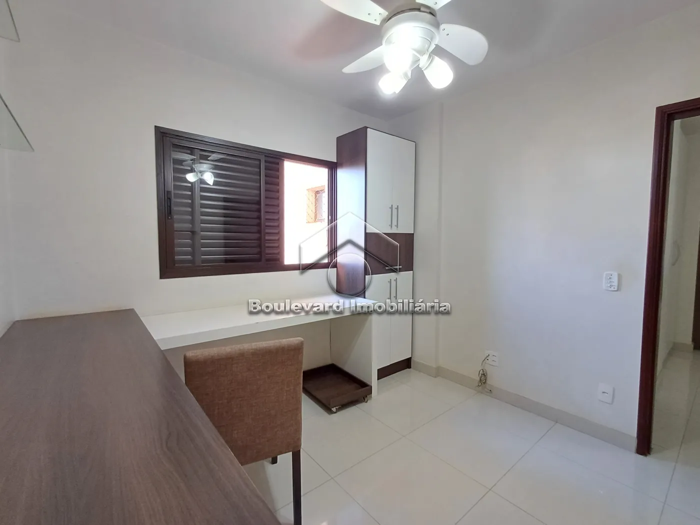 Alugar Apartamento / Padr&atilde;o em Ribeir&atilde;o Preto R$ 3.200,00 - Foto 19