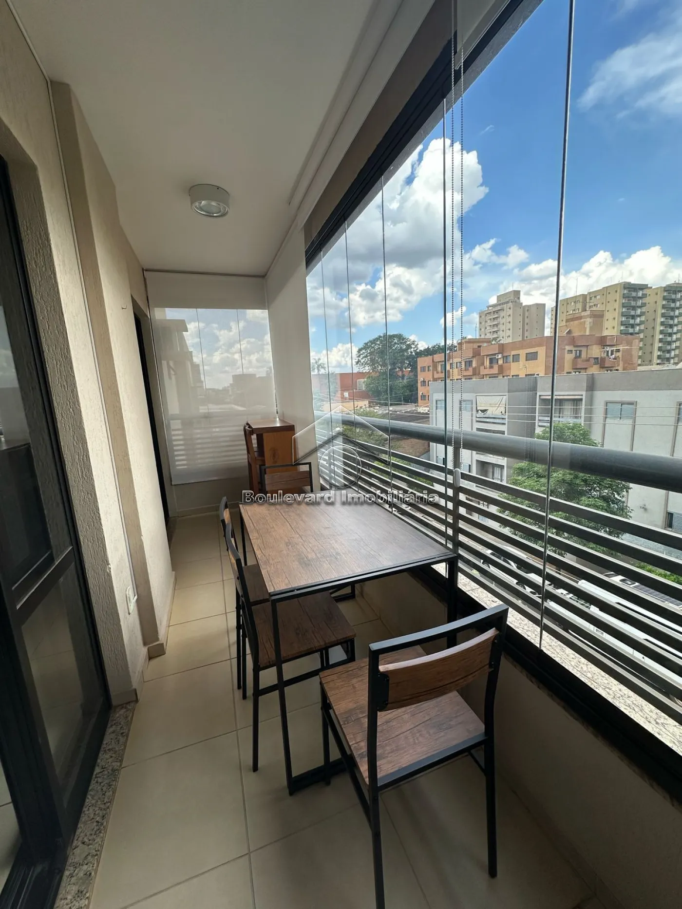 Alugar Apartamento / Padr&atilde;o em Ribeir&atilde;o Preto R$ 2.300,00 - Foto 3