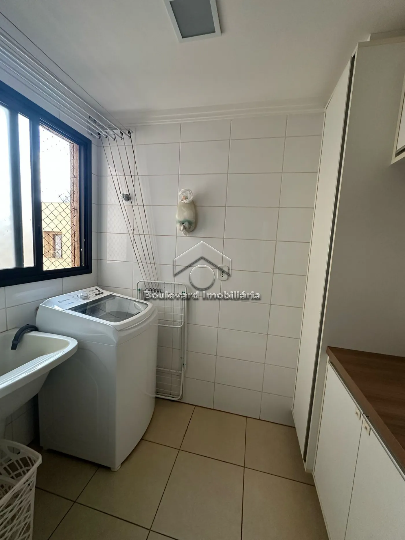 Alugar Apartamento / Padr&atilde;o em Ribeir&atilde;o Preto R$ 2.300,00 - Foto 17