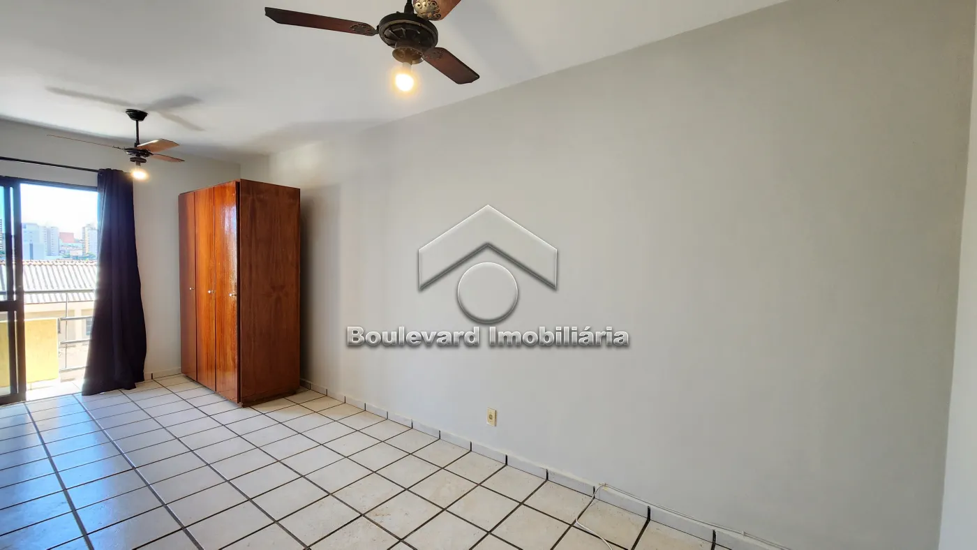 Alugar Apartamento / Padr&atilde;o em Ribeir&atilde;o Preto R$ 1.100,00 - Foto 1