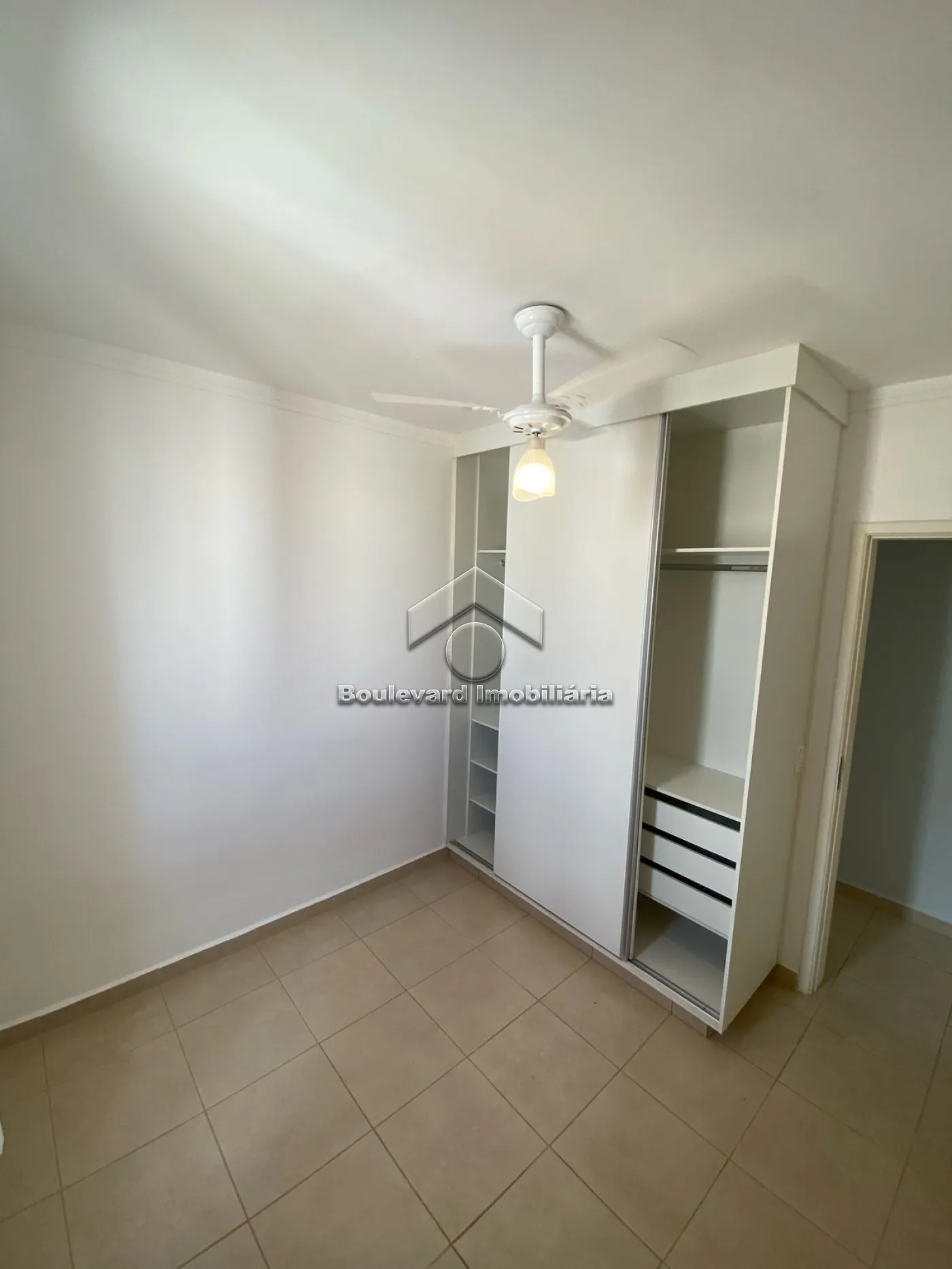 Alugar Apartamento / Padr&atilde;o em Ribeir&atilde;o Preto R$ 1.300,00 - Foto 12