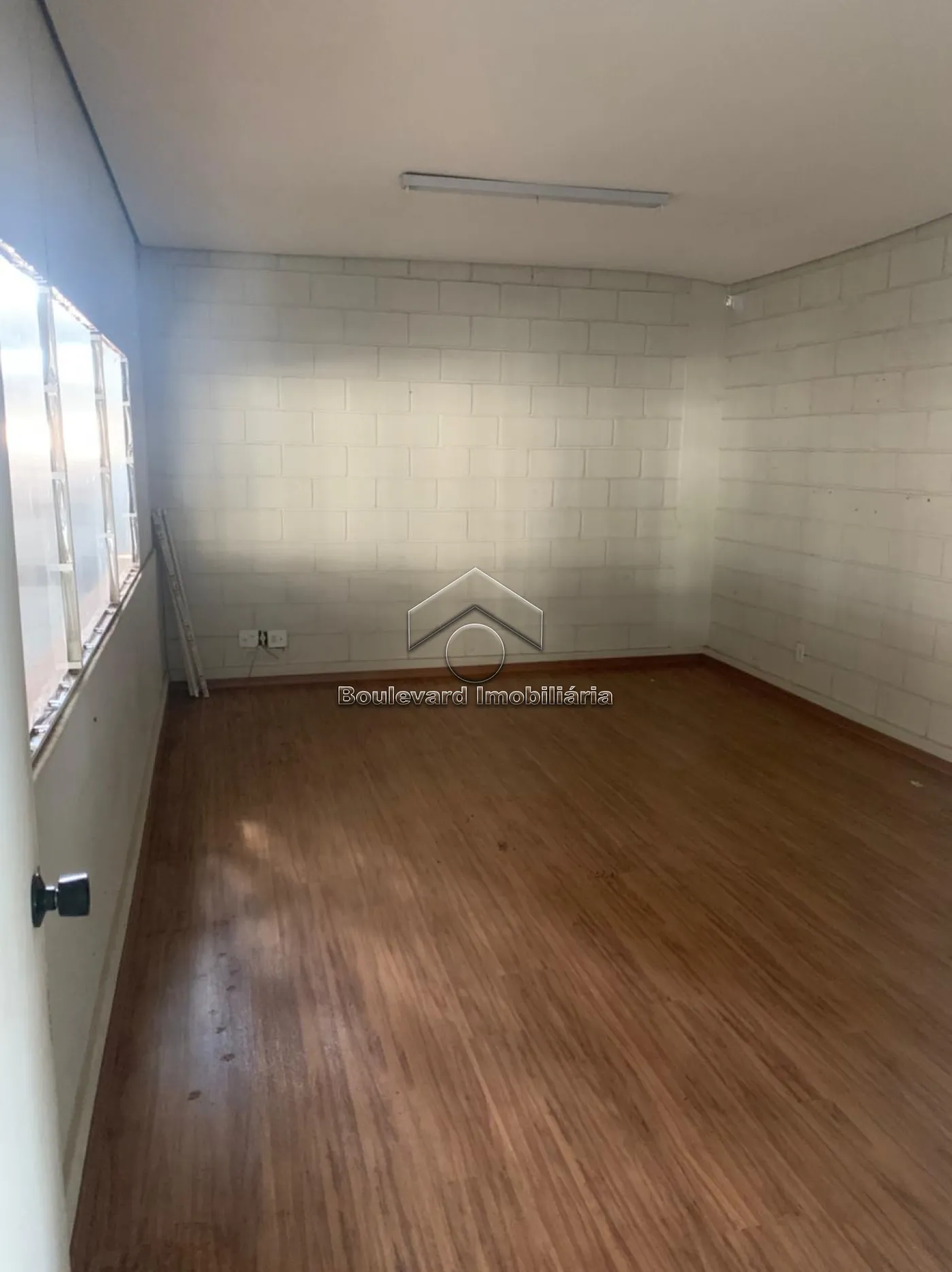 Alugar Comercial / Sal&atilde;o em Ribeir&atilde;o Preto R$ 6.300,00 - Foto 2