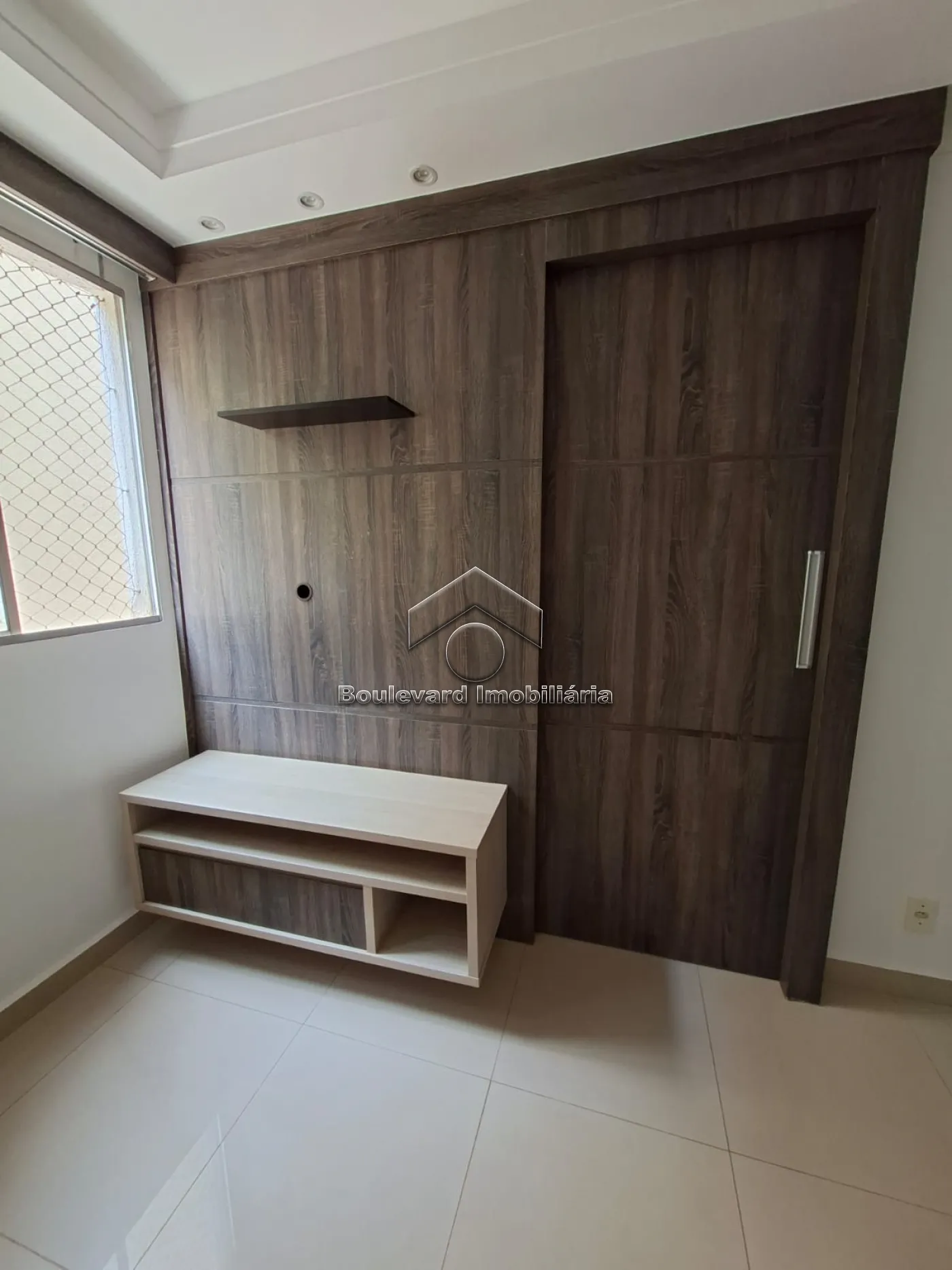 Alugar Apartamento / Padr&atilde;o em Ribeir&atilde;o Preto R$ 1.600,00 - Foto 3