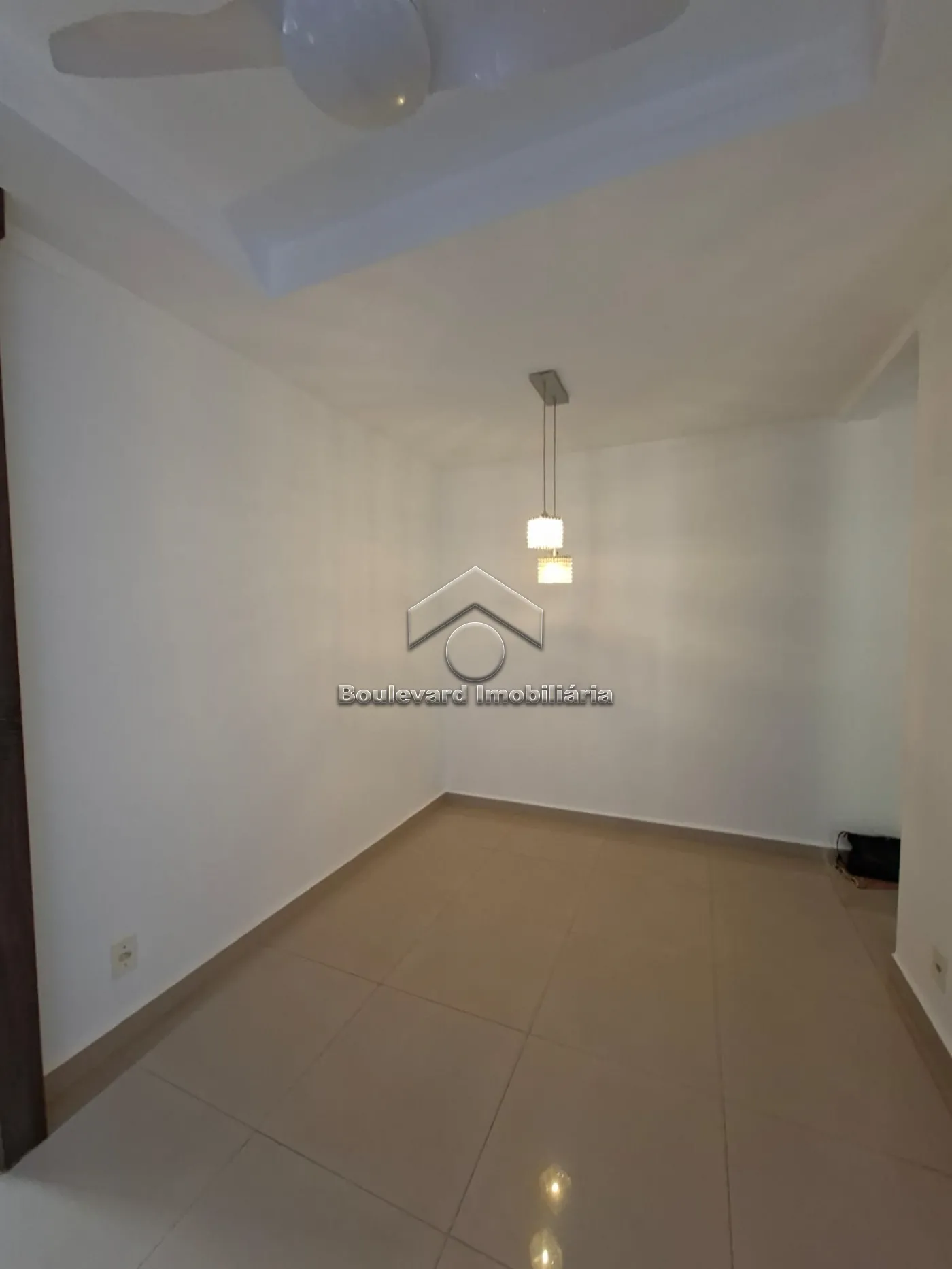 Alugar Apartamento / Padr&atilde;o em Ribeir&atilde;o Preto R$ 1.600,00 - Foto 2