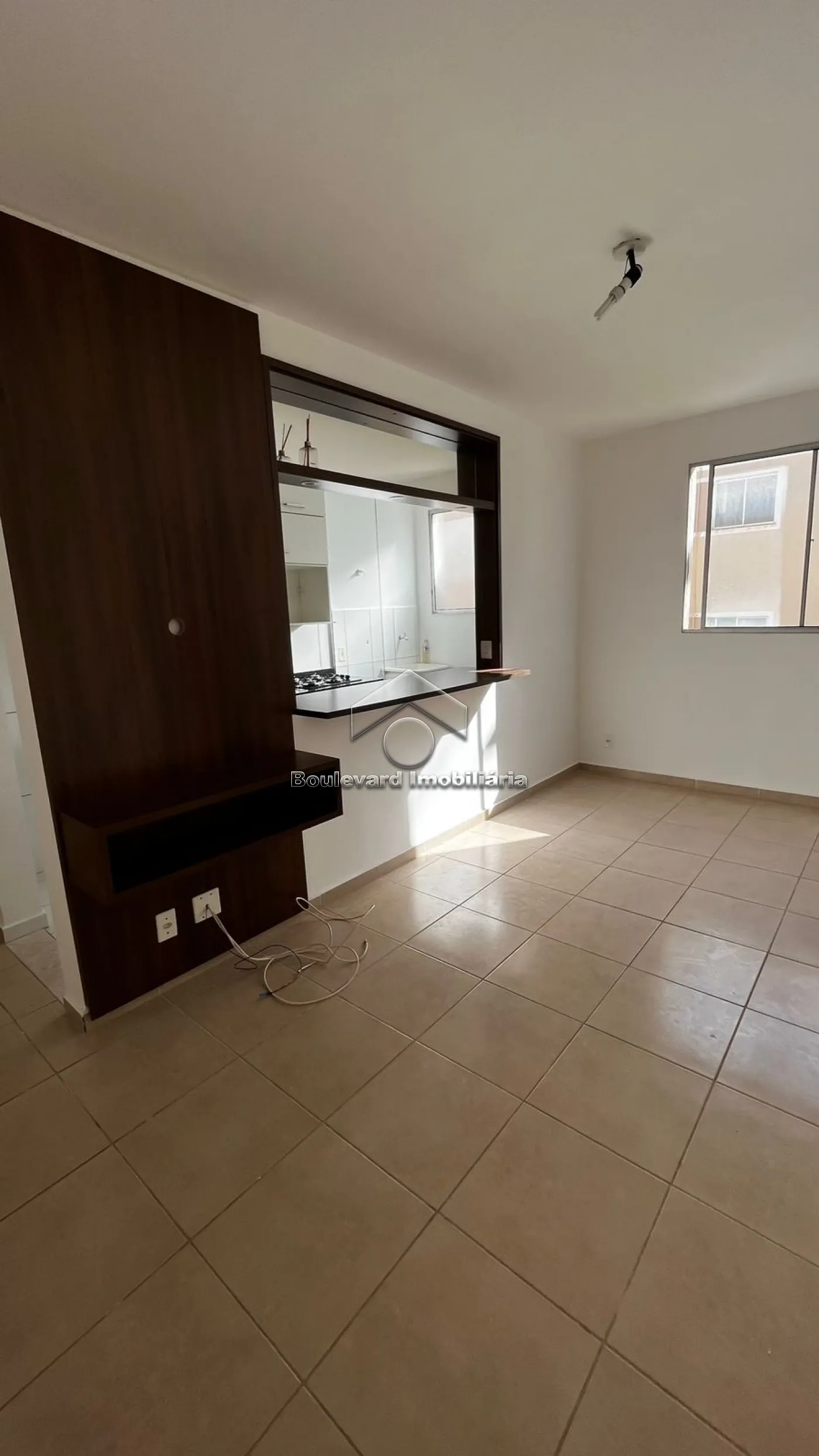 Alugar Apartamento / Padr&atilde;o em Ribeir&atilde;o Preto R$ 1.100,00 - Foto 2