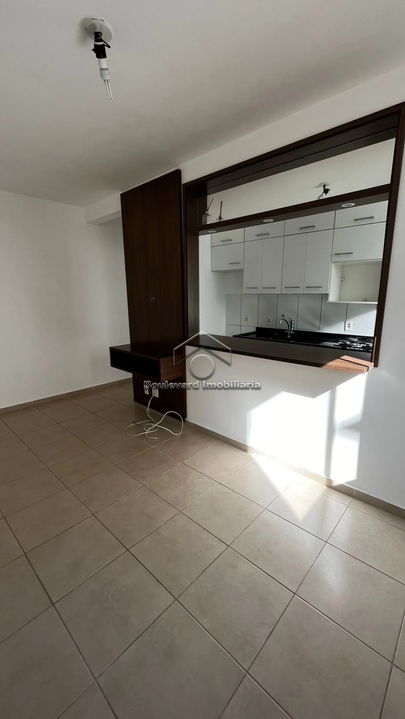 Alugar Apartamento / Padr&atilde;o em Ribeir&atilde;o Preto R$ 1.100,00 - Foto 1
