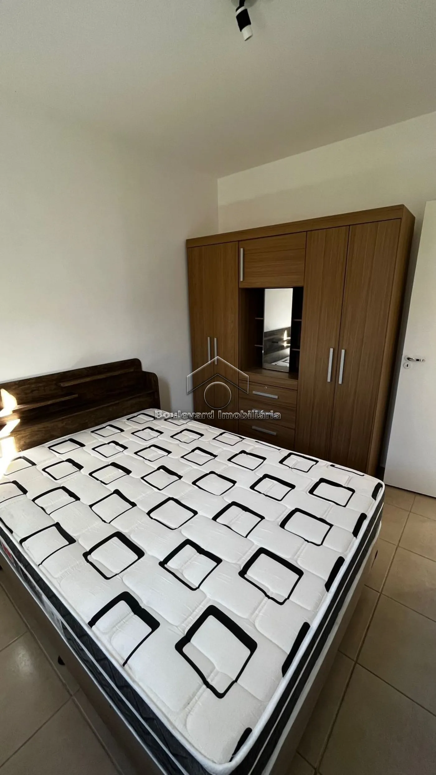 Alugar Apartamento / Padr&atilde;o em Ribeir&atilde;o Preto R$ 1.100,00 - Foto 17