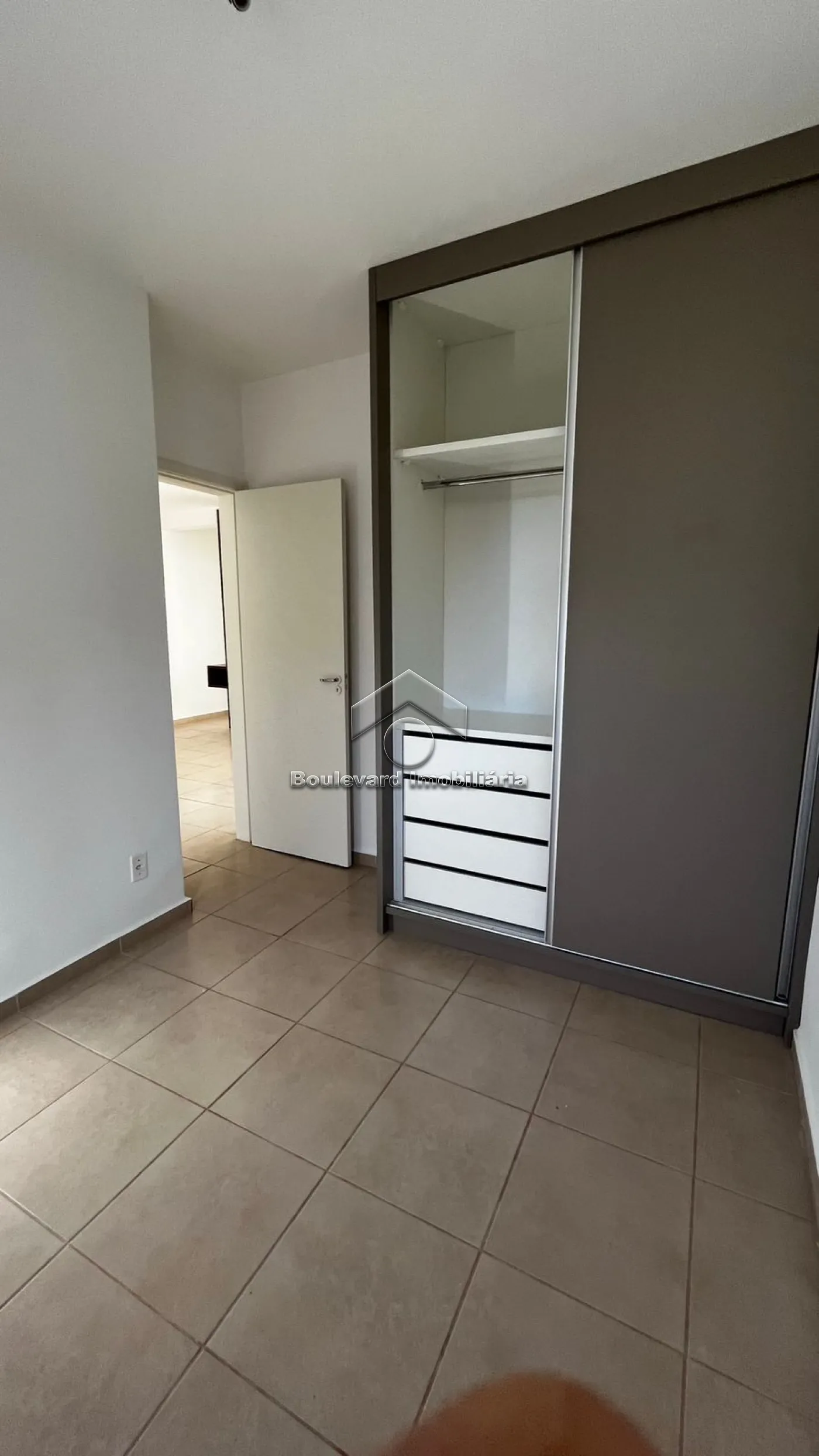 Alugar Apartamento / Padr&atilde;o em Ribeir&atilde;o Preto R$ 1.100,00 - Foto 18