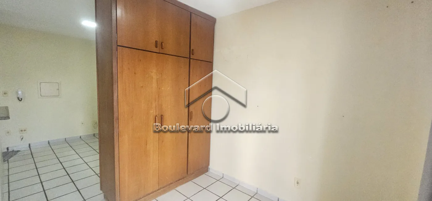 Alugar Apartamento / Padr&atilde;o em Ribeir&atilde;o Preto R$ 1.350,00 - Foto 10