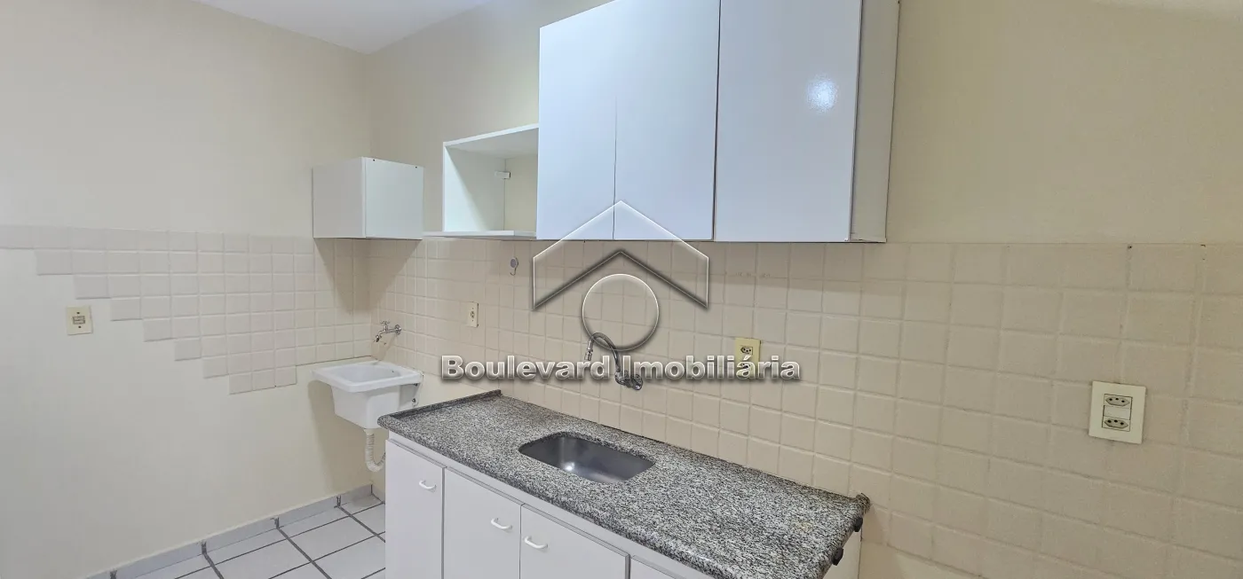Alugar Apartamento / Padr&atilde;o em Ribeir&atilde;o Preto R$ 1.350,00 - Foto 17