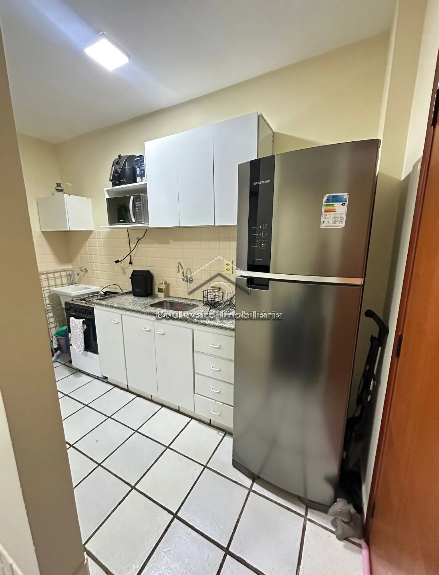 Alugar Apartamento / Padr&atilde;o em Ribeir&atilde;o Preto R$ 1.100,00 - Foto 8