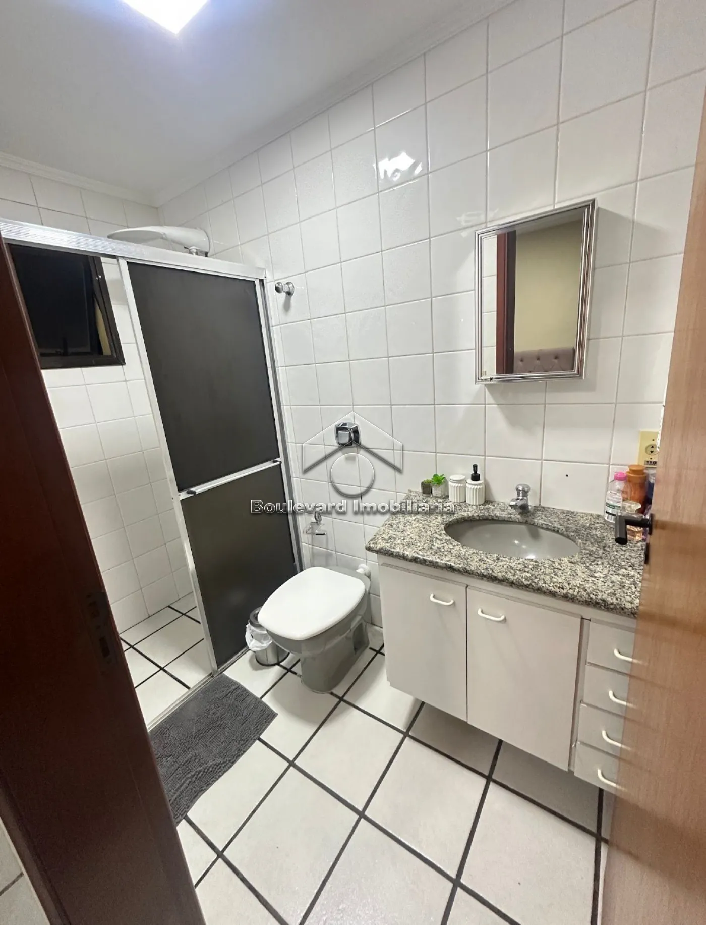 Alugar Apartamento / Padr&atilde;o em Ribeir&atilde;o Preto R$ 1.100,00 - Foto 16