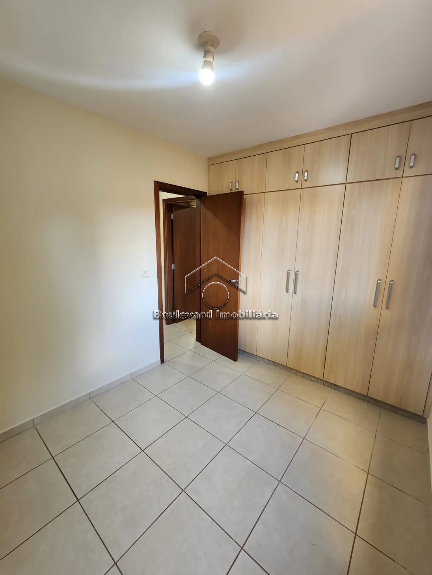 Alugar Apartamento / Padr&atilde;o em Ribeir&atilde;o Preto R$ 2.800,00 - Foto 16