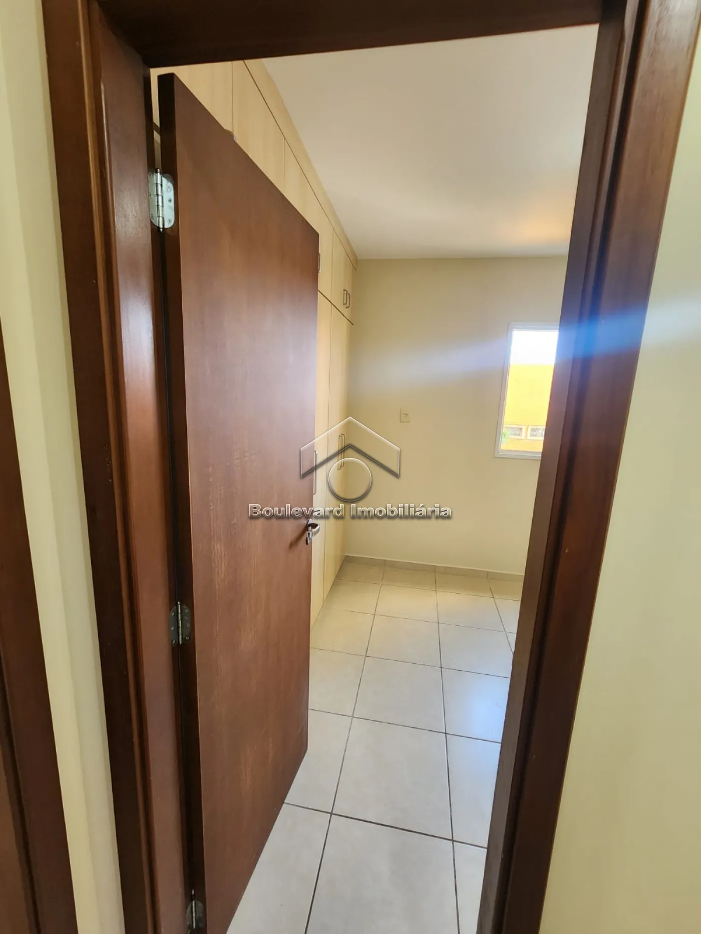 Alugar Apartamento / Padr&atilde;o em Ribeir&atilde;o Preto R$ 2.800,00 - Foto 18