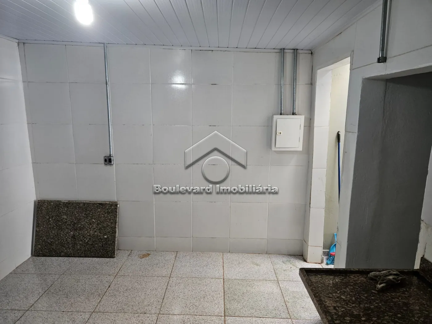 Alugar Comercial / Loja em Ribeir&atilde;o Preto R$ 2.500,00 - Foto 12