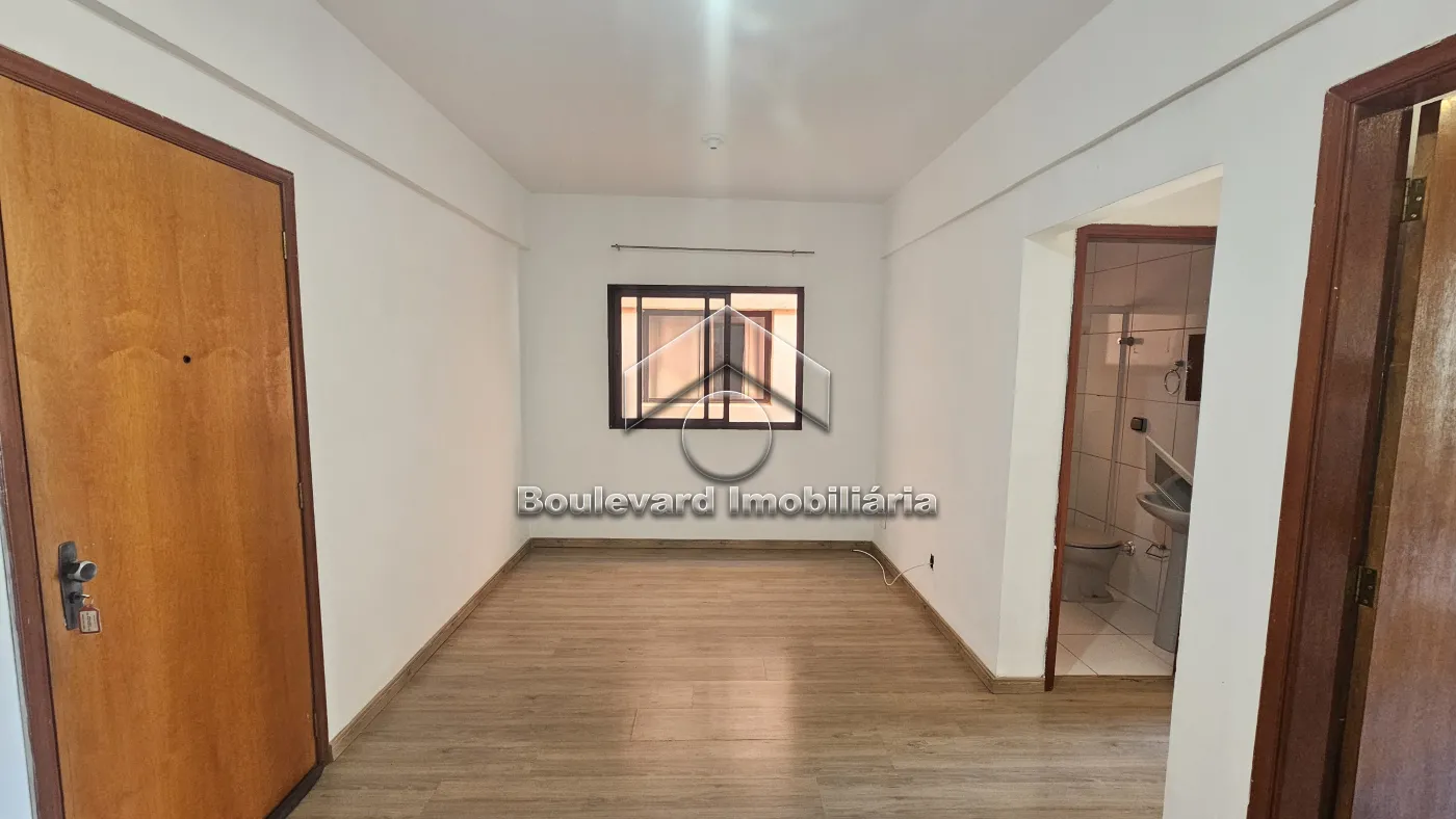 Alugar Apartamento / Padr&atilde;o em Ribeir&atilde;o Preto R$ 1.250,00 - Foto 1