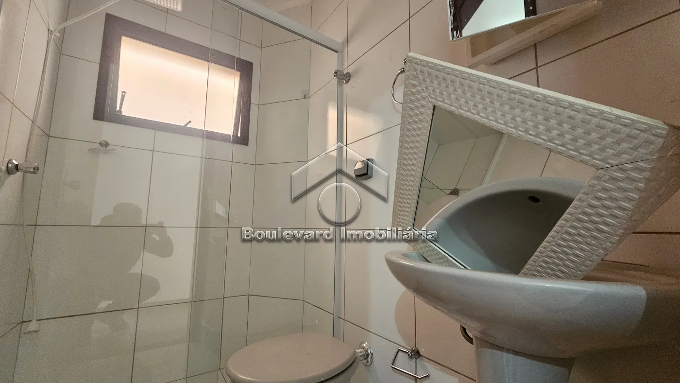 Alugar Apartamento / Padr&atilde;o em Ribeir&atilde;o Preto R$ 1.250,00 - Foto 15