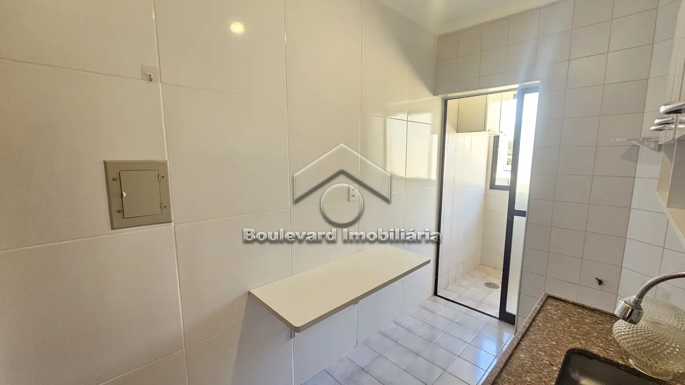 Alugar Apartamento / Padr&atilde;o em Ribeir&atilde;o Preto R$ 1.250,00 - Foto 17