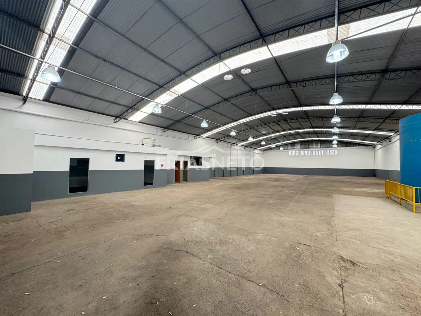 Alugar Comercial / Galp&atilde;o em Piracicaba R$ 15.500,00 - Foto 1