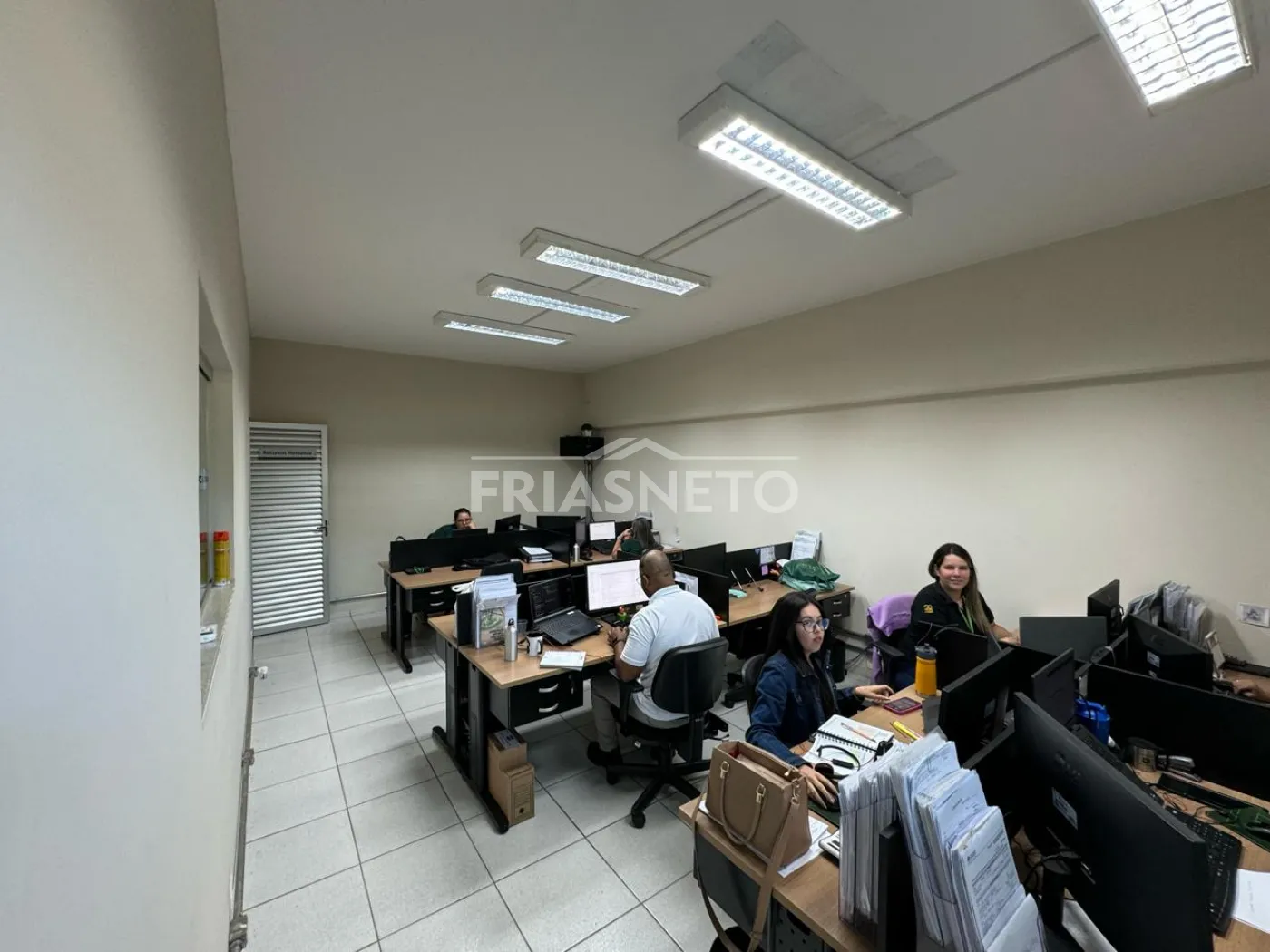 Alugar Comercial / Galp&atilde;o em Piracicaba R$ 60.000,00 - Foto 37