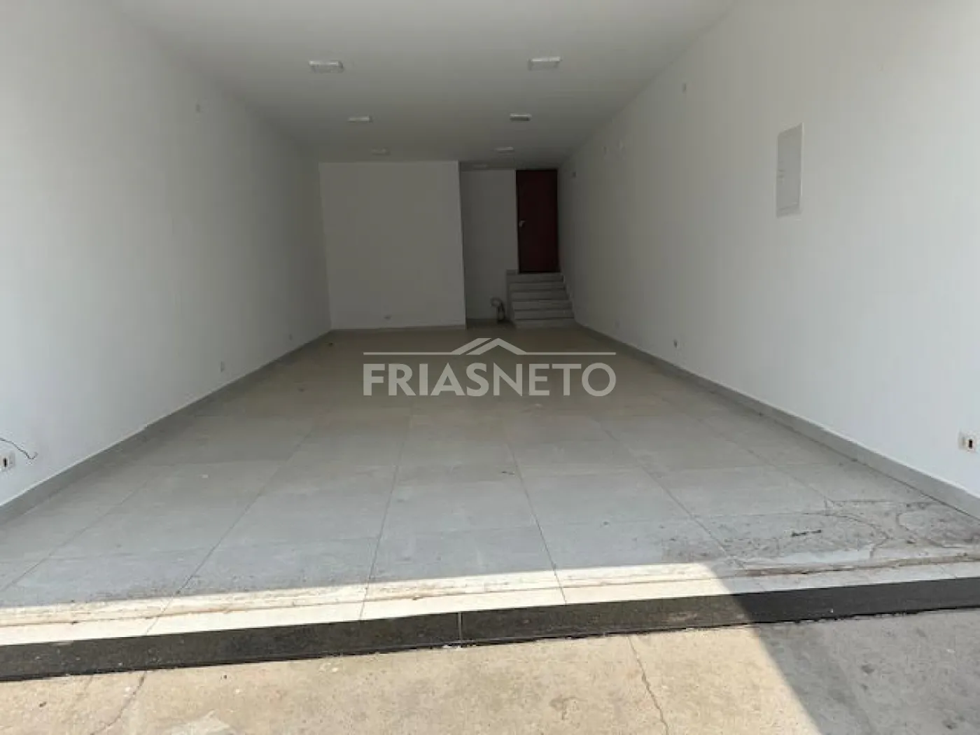Alugar Comercial / Sal&atilde;o em Piracicaba R$ 3.200,00 - Foto 4